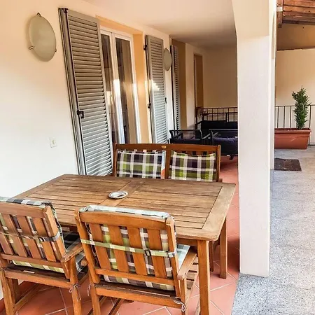 Magoria, Nel Cuore Della Citta Vecchia Di Locarno